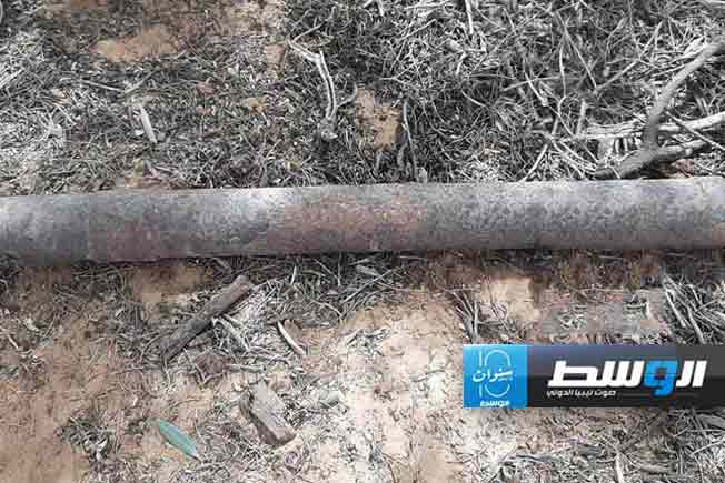 انتشال صاروخ وقذيفة من مخلفات الحرب ببلدية قصر بن غشير