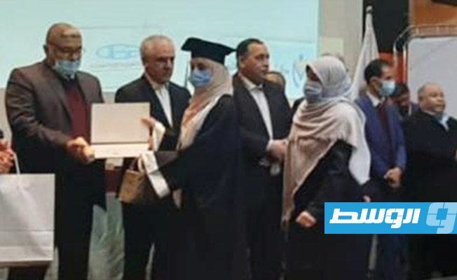 تكريم متفوقي الشهادات الثانوية والدينية والمعاهد المتوسطة آخر 3 سنوات في مصراتة، 27 فبراير 2021. (بلدية مصراتة)