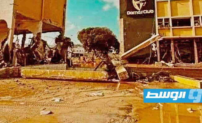 جانب من الأضرار بملعب نادي دارنس (حساب وزارة الرياضة على فيسبوك)