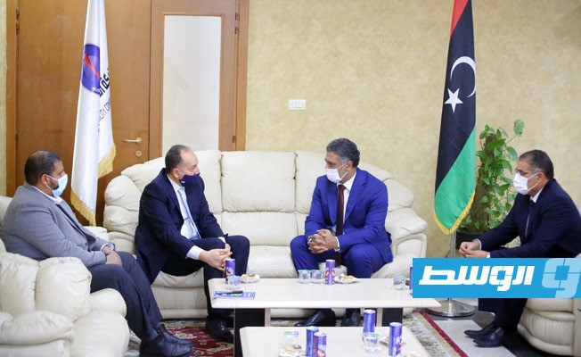 لقاء العبدلي والسفير التونسي في ليبيا الثلاثاء 19 يناير 2021. (الشركة العامة للكهرباء)