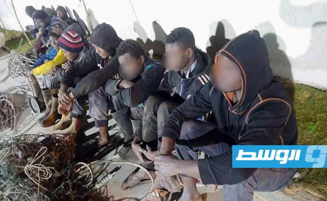 ضبط 14 عاملا من النيجر والسودان متهمين بسرق أسلاك كهربائية
