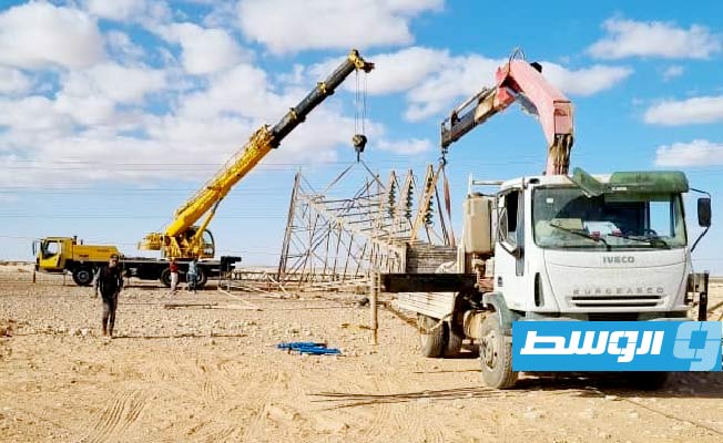 من أعمال صيانة خط نقل الكهرباء العزيزيات - التميمى، 19 نوفمبر 2023. (الشركة العامة للكهرباء)