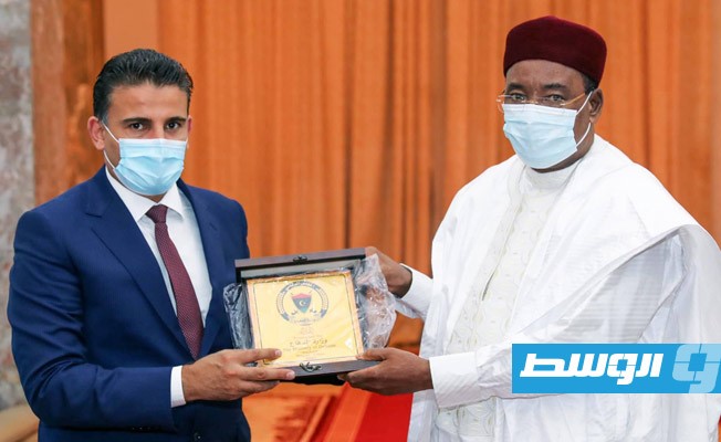 رئيس النيجر ووزير الدفاع بحكومة الوفاق صلاح الدين النمروش