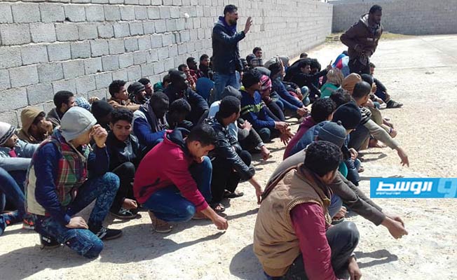 فرع جهاز مكافحة الهجرة يرحل 54 مهاجرًا إلى مصر عبر منفذ إمساعد
