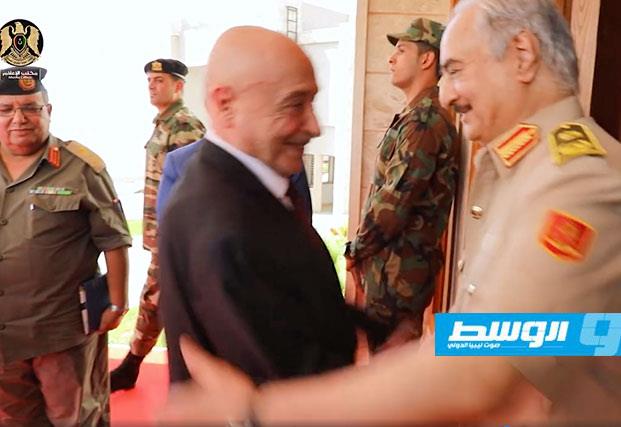 المشير حفتر يطلع رئيس مجلس النواب «على مجريات استعادة السيطرة على طرابلس»