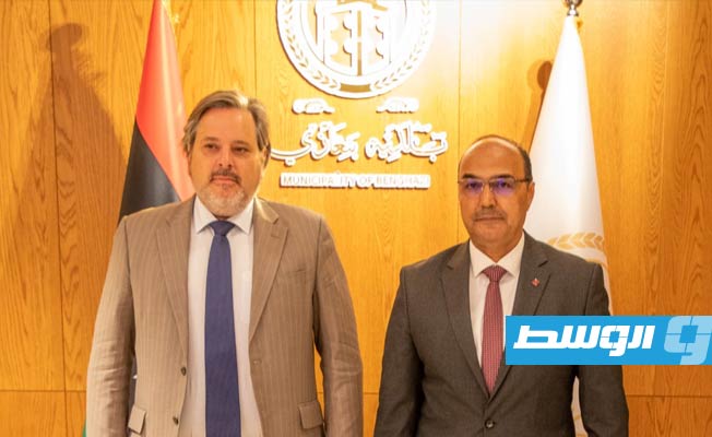 لقاء رئيس المجلس التسييري لبلدية بنغازي مع سفير بلجيكا لدى ليبيا، الثلاثاء 14 يونيو 2022. (بلدية بنغازي)
