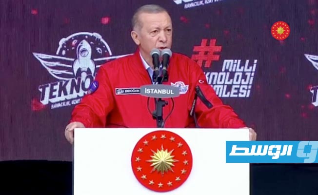بالفيديو.. أول ظهور لإردوغان بعد وعكته الصحية