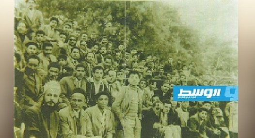 الشيخ صبحي على يسار الصورة مع عياد ادريزه بملعب 24 ديسمبر ببنغازي