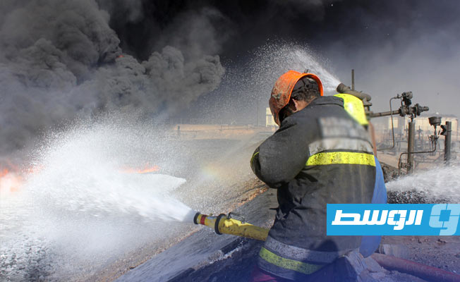 السيطرة على حريق بخطوط نقل النفط بين حقل آمال وميناء رأس لانوف