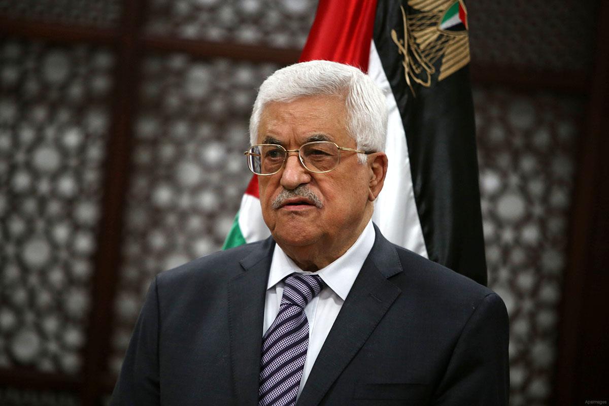 محمود عباس يدعو لعقد مؤتمر دولي للسلام في منتصف 2018