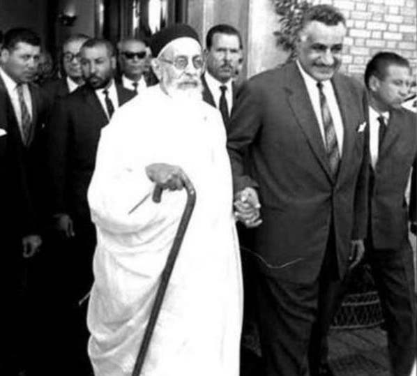 الملك الراحل إدريس السنوسي بصحبة الرئيس الراحل جمال عبدالناصر. (الإنترنت)