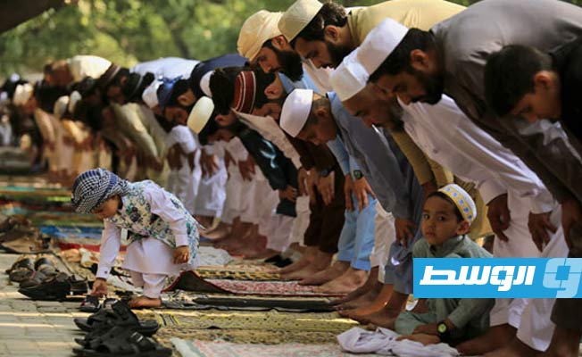 صلاة عيد الفطر في بيشاور، باكستان, (الإنترنت)