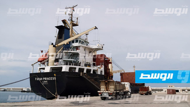 تصدير 4 آلاف طن خردة من ميناء البريقة إلى تركيا لصالح هيئة الاستثمار العسكري