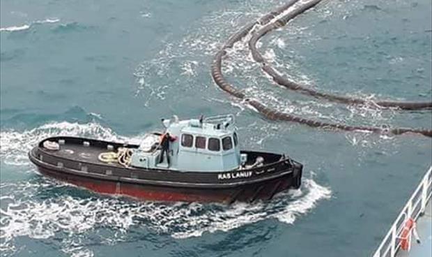 عمليات تحميل ناقلة النفط «إيجن فيجن» في ميناء رأس لانوف (صفحة ميناء السدرة النفطي على فيسبوك)