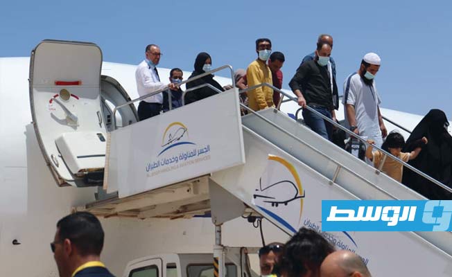 وصول أولى رحلات «طيران البراق» إلى مطار طبرق قادمة من «معيتيقة»، 2 يونيو 2021. (مطار طبرق)