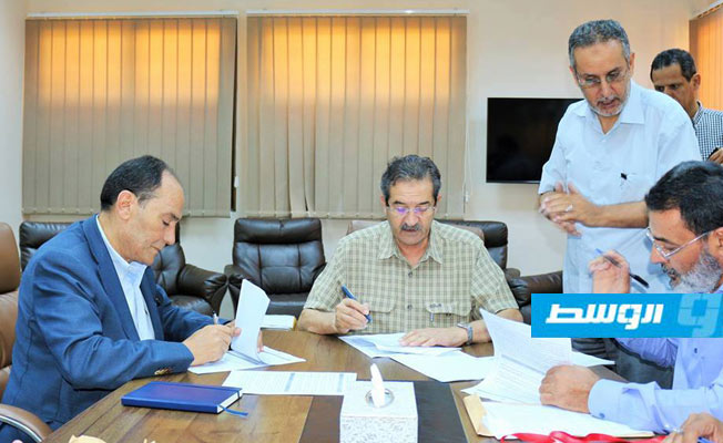 توقيع محضر اتفاق لاستكمال منظومة تغذية بنغازي بمياه النهر الصناعي