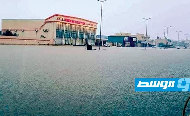 غرق شوارع منطقة البيفي بطرابلس جراء الأمطار الغزيرة، 15 سبتمبر 2020. (الإنترنت)
