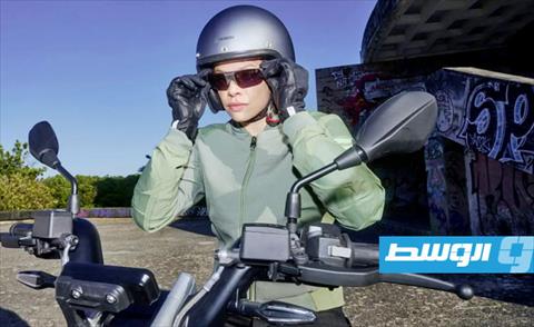 «بي إم دبليو» تطرح نظارة ذكية لسائقي الدراجات النارية