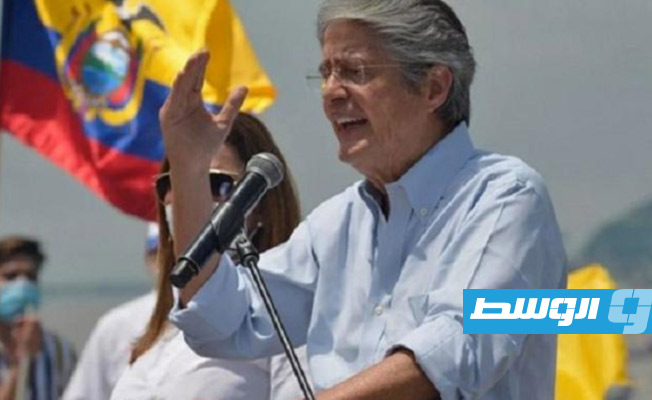 لاسو يعلن نفسه رئيسا منتخبا للإكوادور