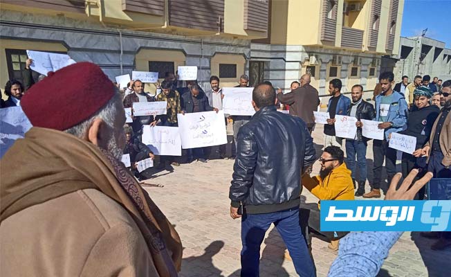 الشهيبي: متظاهرون يمنعون نوابا من مغادرة مقر المجلس في طبرق