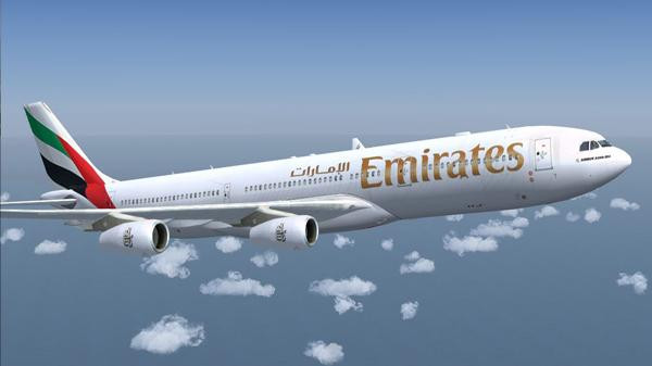 «طيران الإمارات» تتراجع عن قرار تعليق كافة رحلاتها وتبقي على 13 وجهة