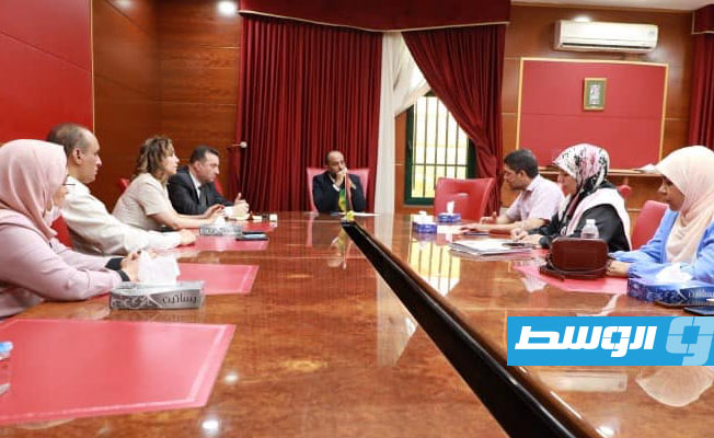 وكيل وزارة الصحة توفيق الدرسي خلال اجتماع مع أعضاء اللجنة المركزية للعطاء العام، 16 مايو 2022. (وزارة الصحة)
