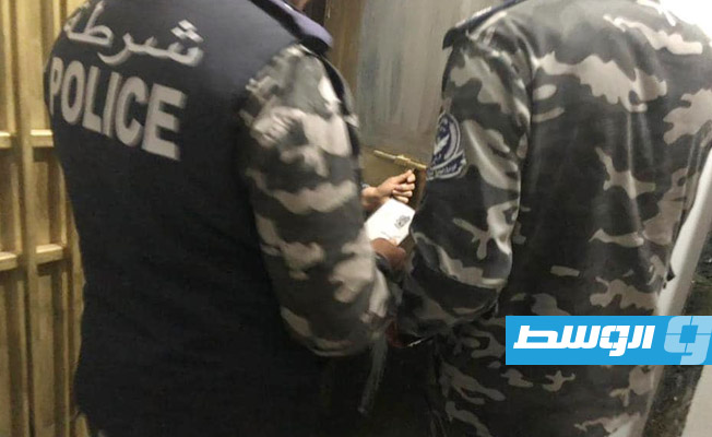 إخلاء شقة بمنطقة الظهرة وتسليمها إلى مالكها الشرعي، 21 أبريل 2022. (وزارة الداخلية)