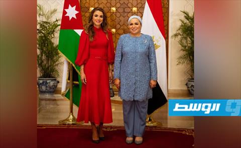 استوحي إطلالتك من الملكة رانيا