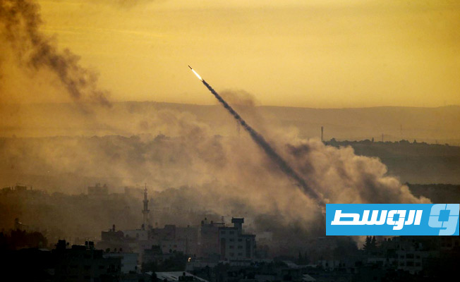 كتائب القسام تقصف «ديمونة» برشقة صاروخية وصفارات الإنذار تدوي في المنطقة