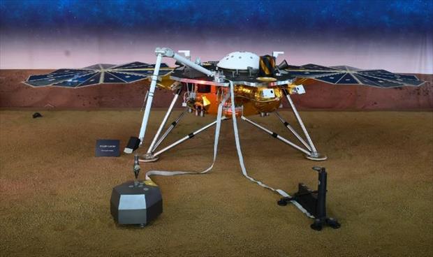 «إنسايت» يُنزل جهازًا لرصد الزلازل على المريخ