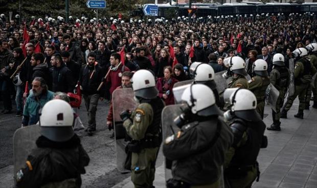 آلاف اليونانيين يحيون ذكرى انتفاضة الطلاب قبل 45 عامًا