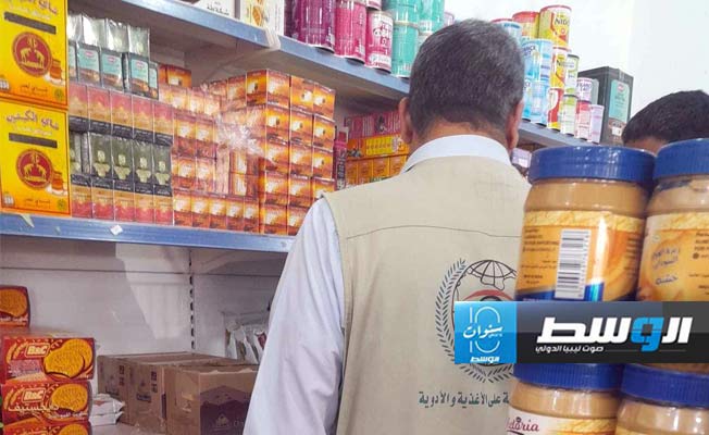 جانب من حملة تفتيش على المحال التجارية في يفرن، السبت 9 مارس 2024 (مركز الرقابة على الأغذية)