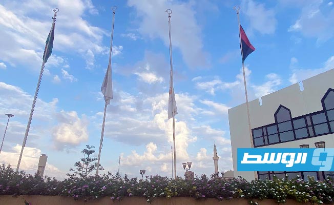 تنكيس أعلام «الليبية للحديد والصلب» بعد وفاة شخصين في حريق بالمجمع الصناعي