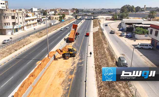 استمرار أعمال ردم الخرسانة بالطريق الدائري الثاني في طرابلس (صور)