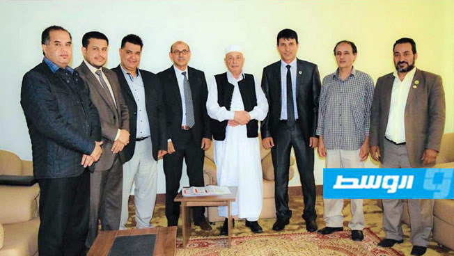عقيله صالح يجتمع مع رئيس اللجنه المركزيه لإنتخابات المجالس البلديه