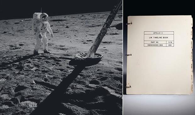 أول دليل للهبوط على سطح القمر يباع في مزاد
