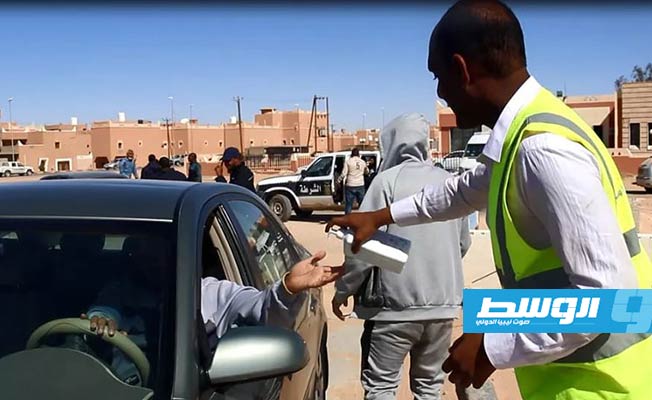 حملة تعقيم وتطهير لمحطات وقود في غدامس للوقاية من «كورونا»