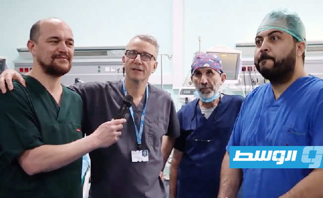 فريق طبي من أميركا وفلسطين يجري 9 عمليات لأطفال رضع بمركز القلب في تاجوراء