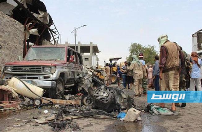 مقتل وإصابة 12 يمنيًا في غارات جوية باليمن