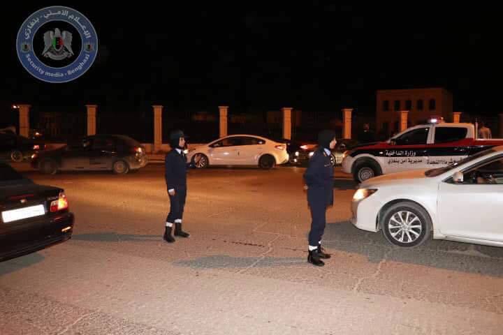 مجموعة من دفعة الشرطة النسائية الجديدة في بنغازي. (وكالة الأنباء الليبية في بنغازي)