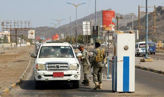 قوات الحكومة تخسر معسكرين لصالح الانفصاليين في جنوب اليمن