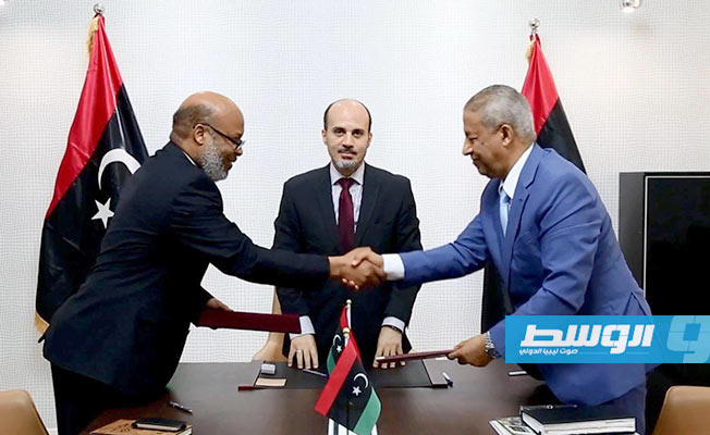التوقيع على اتفاق نقل بعض اختصاصات وزارة الصحة بحكومة الوفاق للبلديات