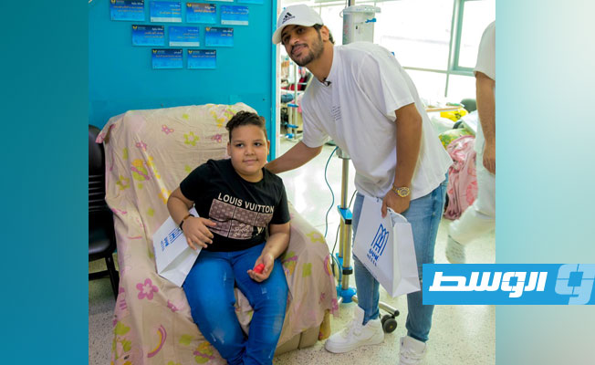 عبدالله جمعة لاعب الزمالك، الثاني يمينا، في مستشفى سرطان الأطفال، القاهرة (خاص لـ بوابة الوسط)