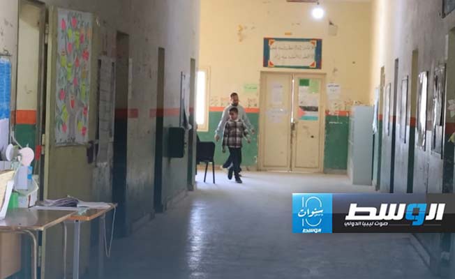 مدرسة العباس بن عبدالمطلب في زليتن بسبب المياه الجوفية (لقطة مثبتة من مقطع فيديو)