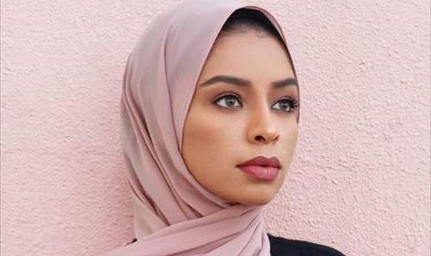 كيفية تنسيق الحجاب الوردي مع ملابسك