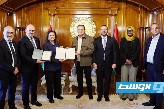 World Health Organization presents an award to Dabaiba to mark Libya's elimination of trachoma