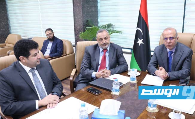 اجتماع اللافي مع خبراء جامعة بنغازي لاستعراض خطوات دمج المبادرات المطروحة بشأن المصالحة الوطنية. (المجلس الرئاسي)