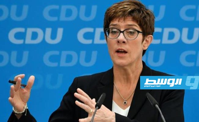 وزيرة دفاع ألمانيا: قلقون من «وضع متفجر جدا» بعد الانتخابات الرئاسية الأميركية