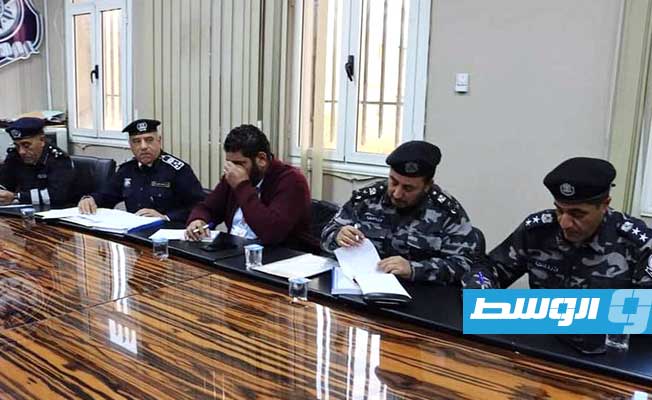 جانب من اجتماع عُقد بديوان مديرية أمن طرابلس (صفحة وزارة الداخلية على فيسبوك)