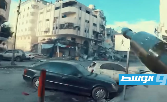 مشاهد جديدة لمقاتلي المقاومة الفلسطينية وهم يهاجمون دبابات وآليات إسرائيلية في غزة. (لقطة من فيديو)